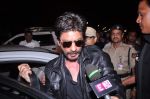 Shahrukh Khan snapped at international airport on 6th Sept 2012 (3).JPG